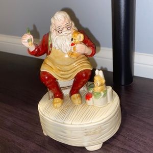 Vintage Otagiri Santa Workshop Toys Joy To The World Spinning Music Box Gibson